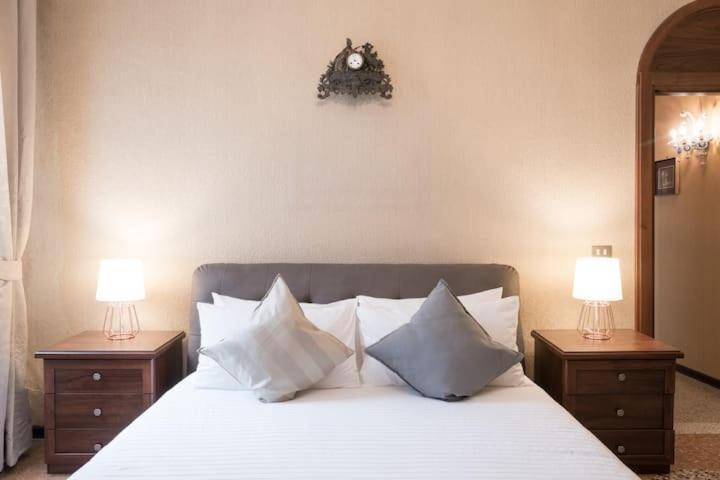 Ca' Pesaro Rooftop Terrace Apartment. Venesia Bagian luar foto